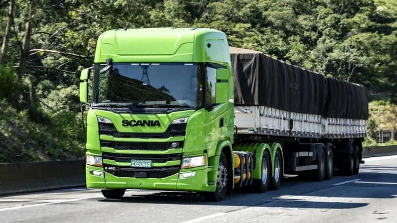 Empresa adicionará 100 caminhões movidos a biometano da Scania e contará com o abastecimento da Ultragaz para o corredor verde entre Ribeirão Preto e Cubatão
