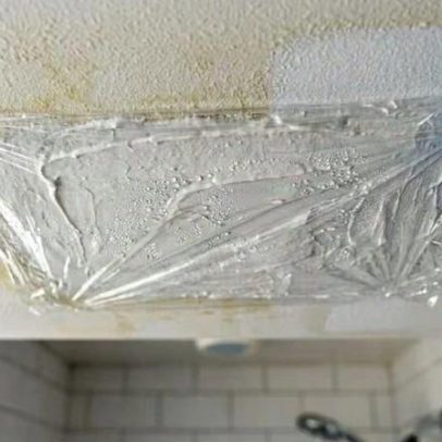 Mistura de água oxigenada 10 volumes com bicarbonato para limpar teto banheiro