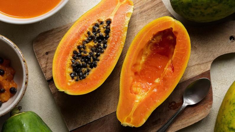 Entrada, prato principal e sobremesa: conheça 4 receitas com mamão para criar um menu completo