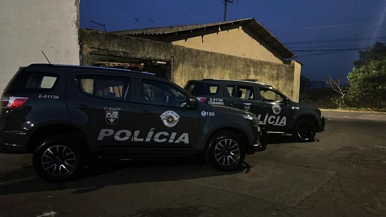 Viaturas da PM durante Operação Infiltrados, em Campinas