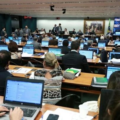 CCJ da Câmara adia discussão sobre maioridade penal de 18 para 16 anos