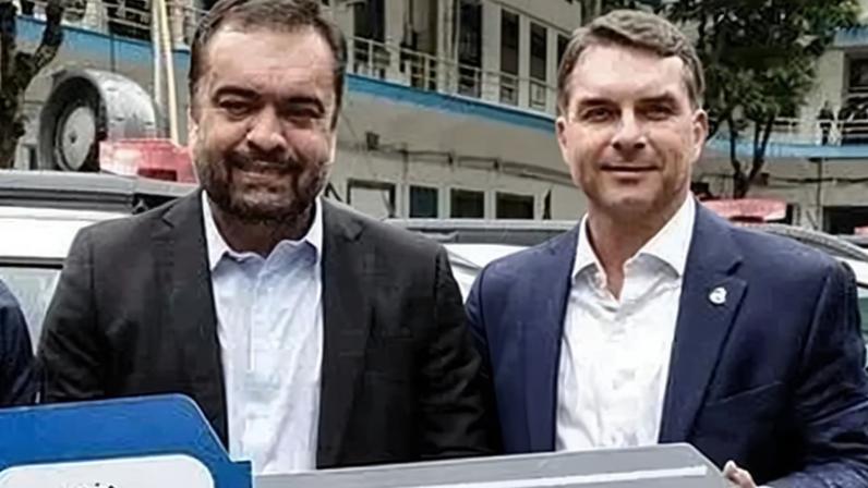 Cláudio Castro desistiu de candidatura; Flávio vai bater martelo.