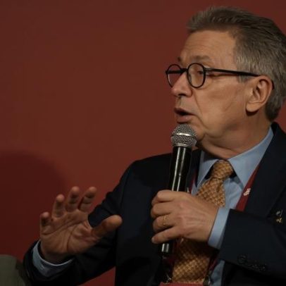 Zema critica relação de 'intocáveis' com Master