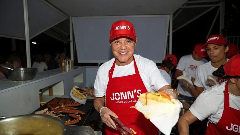 João Barreto iniciou o negócio com a venda de cachorro-quente na praia e, décadas depois, ajudou a estruturar o modelo de quiosques da orla carioca (Divulgação)