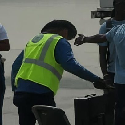 Delegação senegalesa é revistada ao desembarcar nos EUA