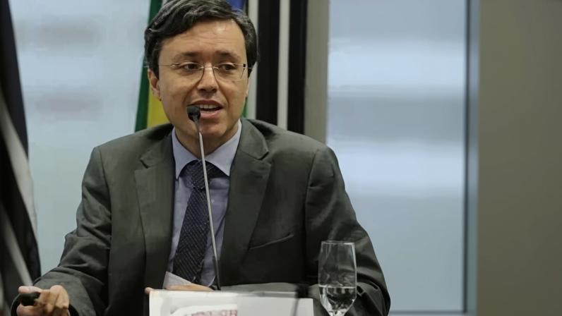 Cartas manuscritas apreendidas pelo Ministério Público na casa do ex-auditor fiscal Artur Gomes da Silva Neto revelam tentativas de alinhar versões entre investigados
