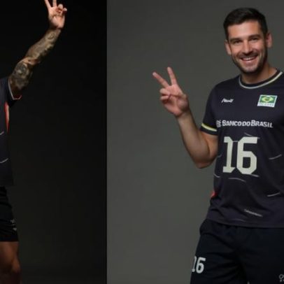 Seleção brasileira de vôlei levanta bandeira na Copa