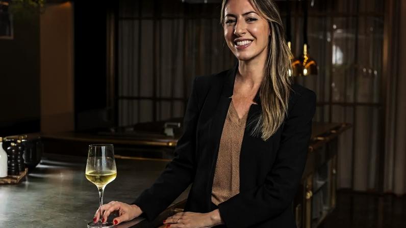 Julia Derato: combate ao esnobismo e ao machismo no dia a dia
