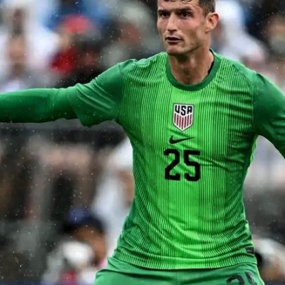 Ex-aluno de Harvard atua na Copa do Mundo pela primeira vez