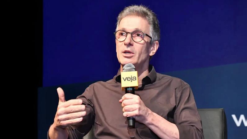 O ex-governador de Minas Gerais Romeu Zema (Novo), pré-candidato ao Planalto em 2026, em entrevista ao VEJA Fórum Rumos do Brasil - 15/06/2026 (Germano Luders/VEJA)
