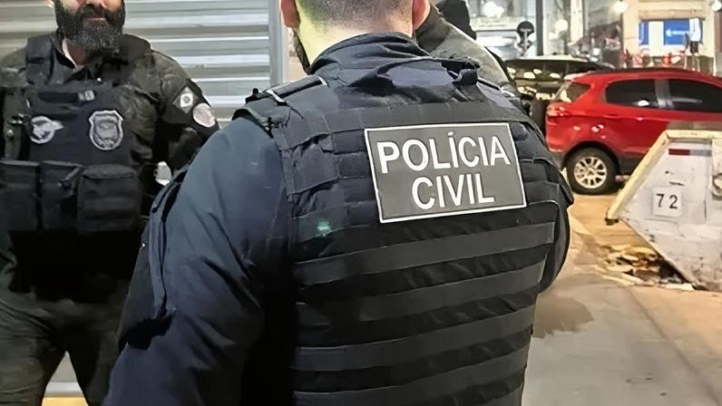 Ação cumpre mandados de prisão preventiva e mandados de busca e apreensão em desfavor de quatro investigados por envolvimento em esquema fraudulento