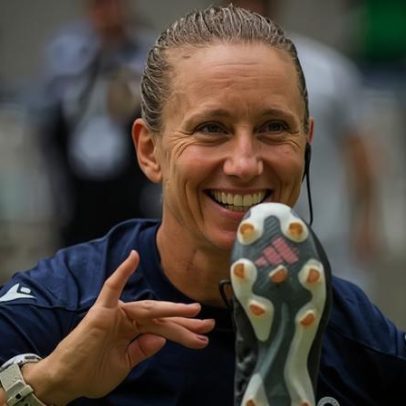 Trio feminino inédito apita jogo na Copa do Mundo