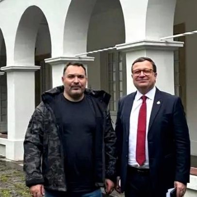 Príncipe disputa palácio de Petrópolis durante ataques com gás