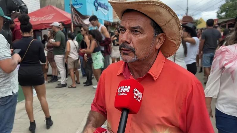 Vendedor do Alto Moura, em Caruaru (PE) • Rodrigo Monteiro/CNN