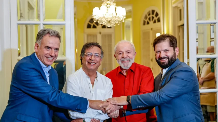 Presidentes do Uruguai, Yamandú Orsi, do Chile, Gabriel Boric, e da Colômbia, Gustavo Petro, em encontro com Lula em 2025: diferentes matizes da esquerda. (Foto: Ricardo Stuckert / PR)