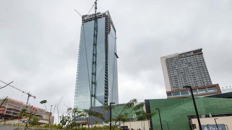 Negociações com dois empreendimentos estão em fase final, e Itaú deve tomar decisão ainda nesta semana; procurado, banco não comenta