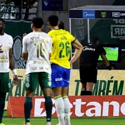Gol da Chapecoense deveria ter sido anulado? Debate entre comentaristas