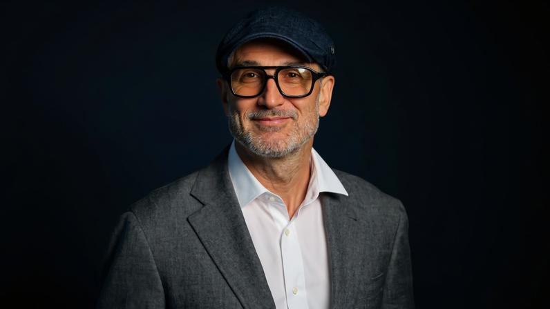 Diretor de Supergirl revela incentivo para filmar e elogia Milly Alcock