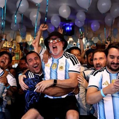 Brasileiros vestem azul e branco na Mooca para torcer por Messi na Copa