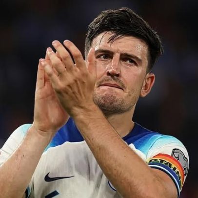 Zagueiro inglês conta que foi dispensado da Copa por videochamada