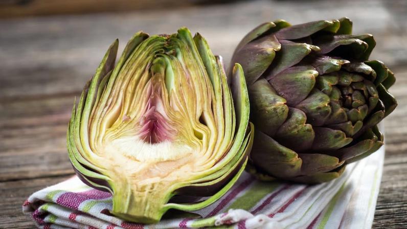 Alcachofras são ricas em fibras, baixas em calorias e cheias de vitaminas e minerais