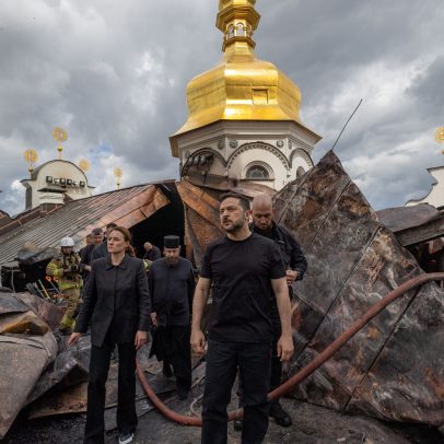 Mosteiro de Kiev é danificado e 10 mortos em ataques russos