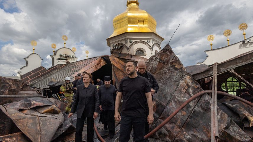 Zelensky disse no domingo que havia discutido com Trump esforços para garantir fim da guerra