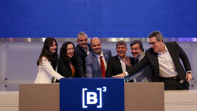 Cerimônia para marcar a privatização da companhia foi realizada na B3 nesta terça-feira, 16 Foto: Gil Leonqrdi/Imprensa MG
