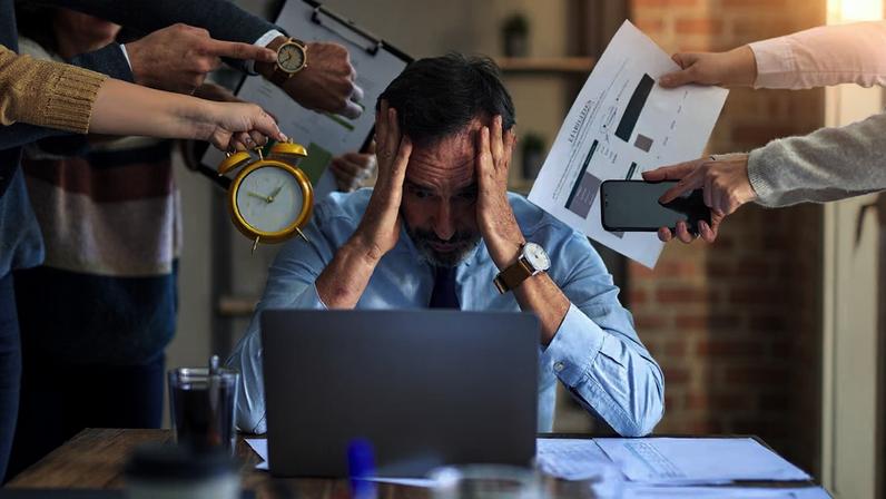 Opinião | Afastamento por burnout dispara 823% em quatro anos; esgotamento profissional virou dado de gestão
