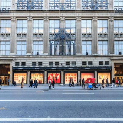 Saks obtém aprovação para sair da falência após reorganização