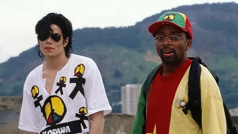 Spike Lee (dir) ao lado de Michael Jackson no Brasil nos anos 90