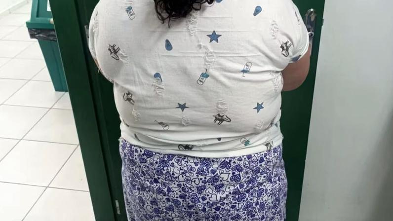 Mulher de 37 anos finge ser uma menina de 12 para ser adotada e dar golpe em família em SC.
