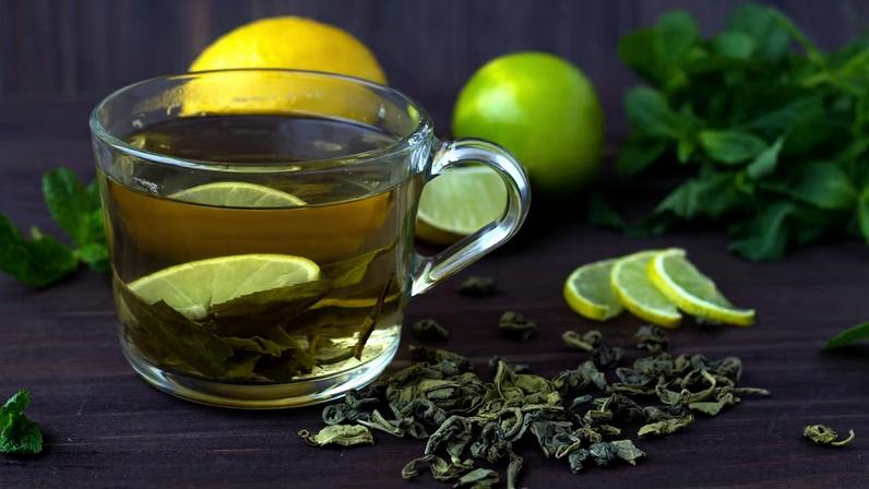 Bebida é associada ao fortalecimento da imunidade e pode ser combinada com outros ingredientes para potencializar benefícios