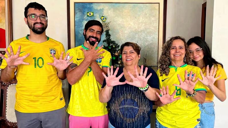 Para os Silva, família de Águas Claras (DF), ter seis dedos é motivo de orgulho