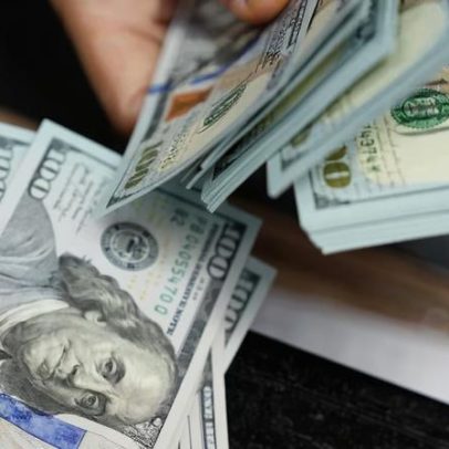Ibovespa recua após adiamento de negociações entre EUA e Irã; dólar cai para R$5,14