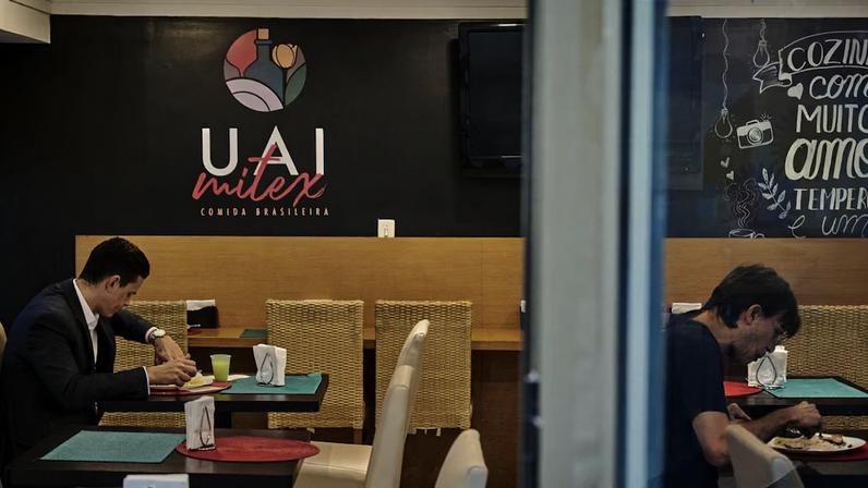 Inflação leva executivos da Faria Lima a substituir restaurante por marmita