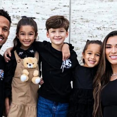 Família de Tainá e Eder Militão posou com os filhos em registro