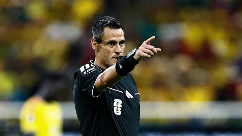 Maurizio Mariani já apitou dois jogos na Copa do Mundo de 2026 e comandará Brasil x Japão na segunda fase.