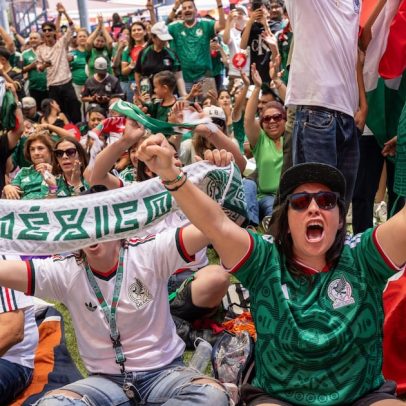 Copa começa sob celebração, apesar de calor e ingressos caros