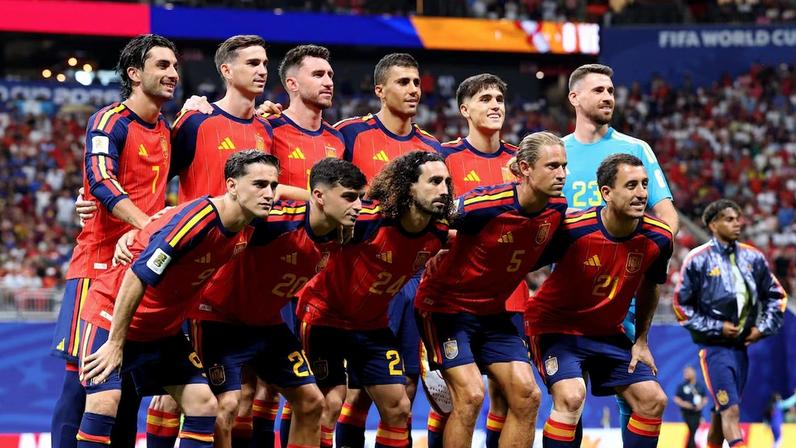 Seleção espanhola busca a primeira vitória no Mundial após tropeço na estreia, enquanto os sauditas tentam manter o embalo depois de surpreenderem na rodada inicial