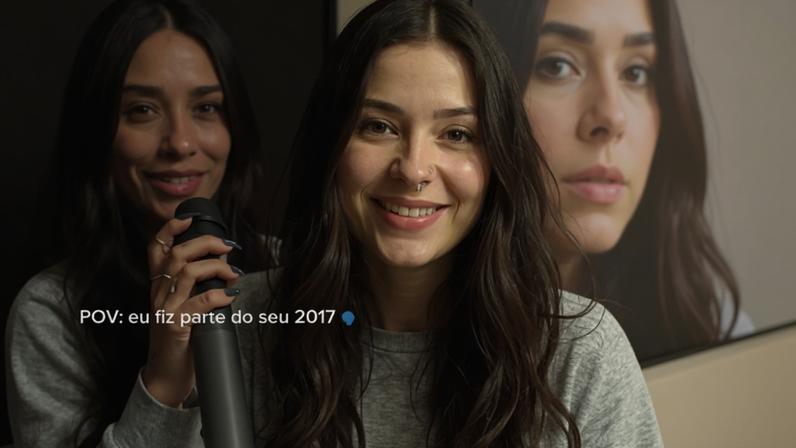 Nicole Vieira tem 27 anos e entrou para a história dos memes brasileiros