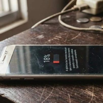 Por que a bateria do celular dura menos com o tempo