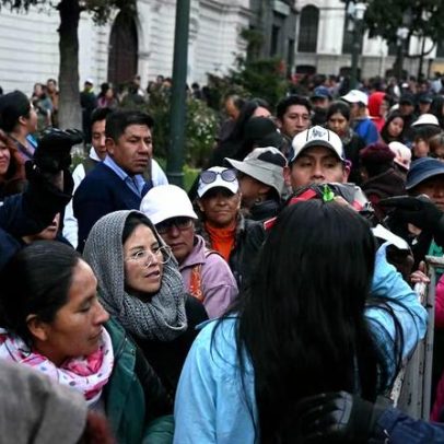 Congresso boliviano autoriza presidente a usar militares para desbloquear vias