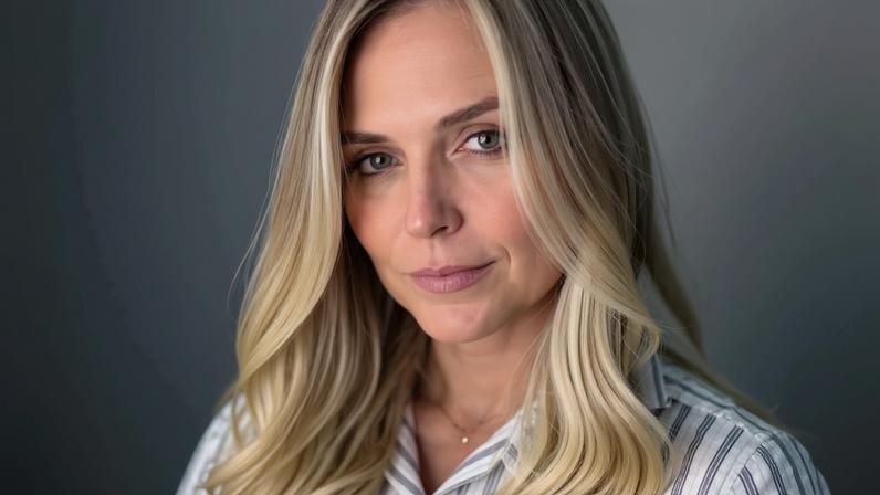 Susana Werner exibindo o abdômen
