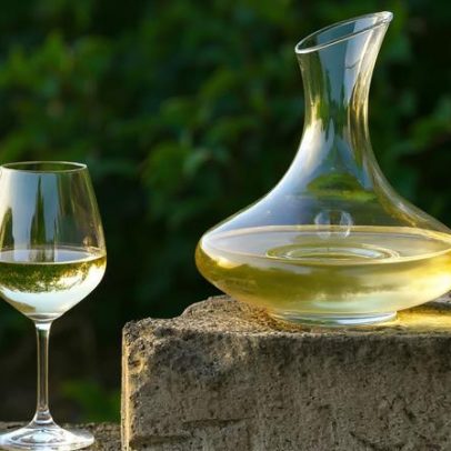 Quando decantar vinho branco e por que fazê-lo