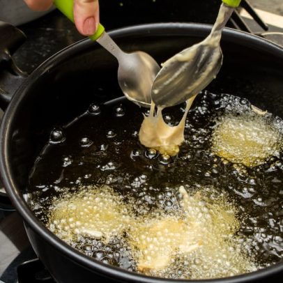 Cuidados essenciais ao fritar bolinho de chuva
