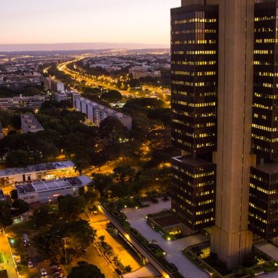 Banco Central acelera rolagem de swaps com queda no cupom cambial