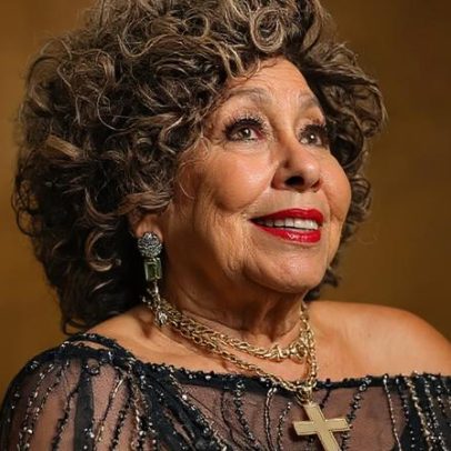 Alcione rebate críticas sobre apresentação do hino com Belo no Maracanã