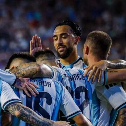 Passaportes de jogadores da Argentina, incluindo Messi, vazam em amistoso antes da Copa