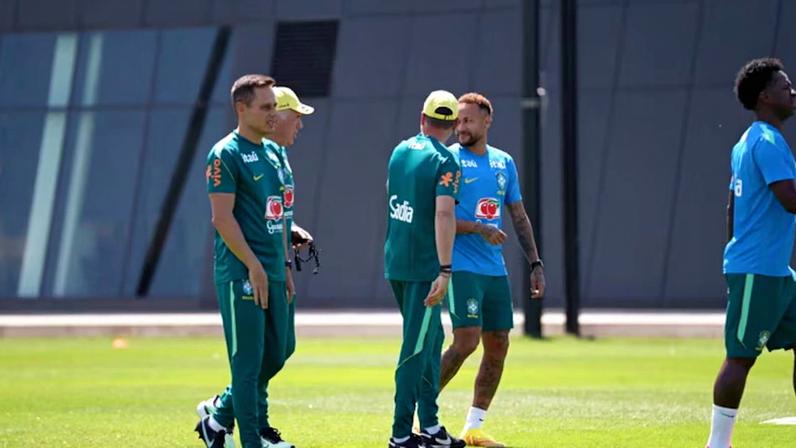 Neymar completa treino e se aproxima da estreia na Copa do Mundo